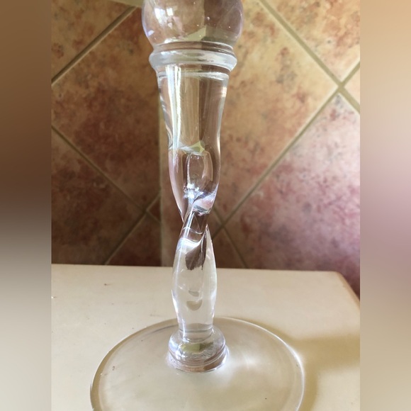 Retro Tulip Top Twisted Stem Glass Candle Holder - Picture 4 of 5